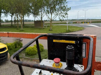 2014-holland-lift-x-105el16-47875164