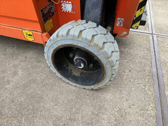 2014-holland-lift-x-105el16-47875166