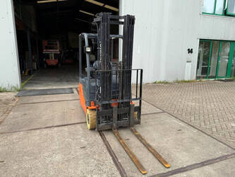 2012-toyota-8fbet16-1463398-47875192