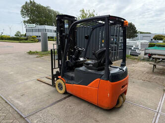 2012-toyota-8fbet16-1463398-47875195