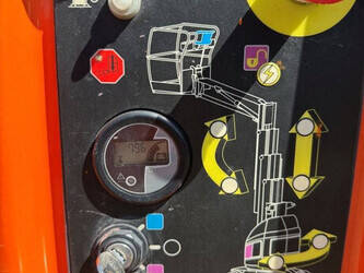 2013-jlg-t10e-1463412-47875606
