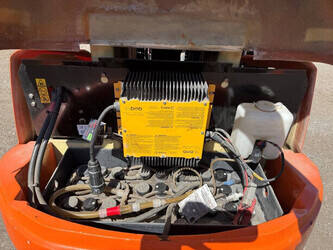 2013-jlg-t10e-1463412-47875608