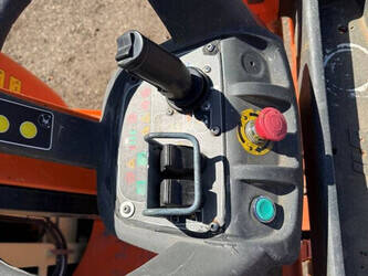 2013-jlg-t10e-1463412-47875609