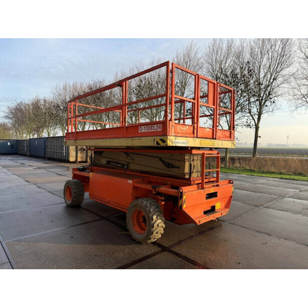 2010 هولاند ليفت Monostar Q135EL24-47875705