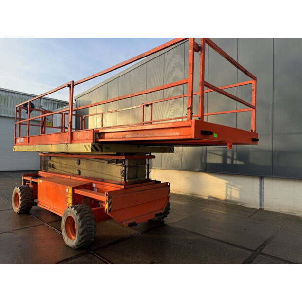2010 هولاند ليفت Monostar Q135EL24-47875711