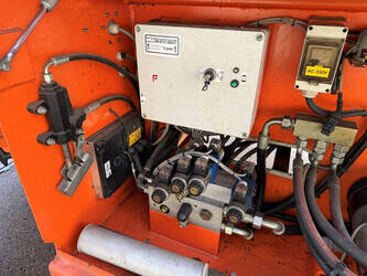 2010-holland-lift-monostar-q135el24-1463416-47875722