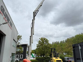 2015-jlg-toucan-12e-plus-47875930