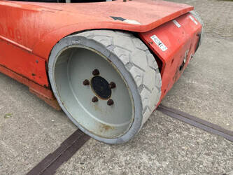 2015-jlg-toucan-12e-plus-47875937