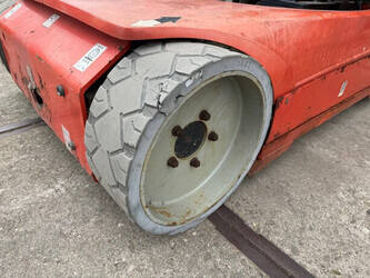 2015-jlg-toucan-12e-plus-47875938