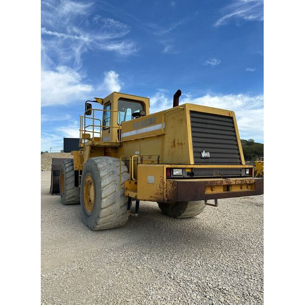 1981 اوسا D600 APG-47884372