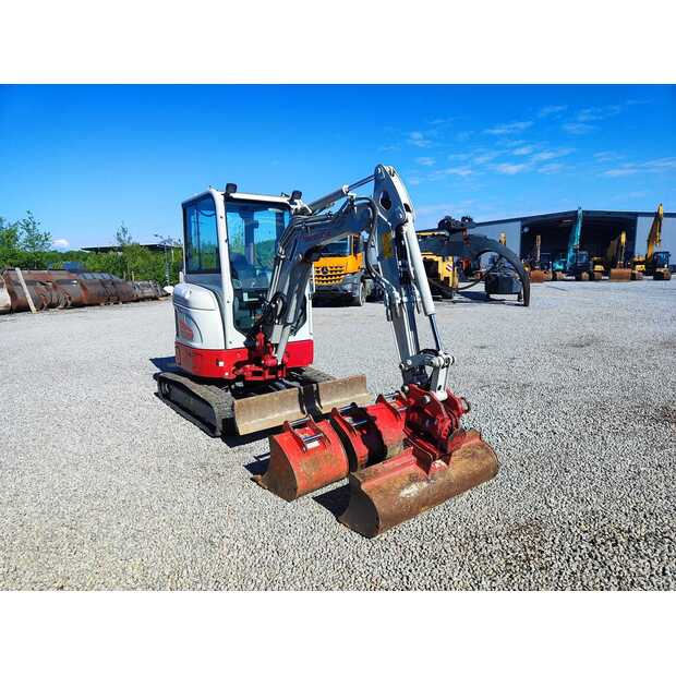2023 TAKEUCHI TB325R-47884427