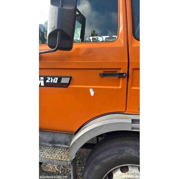 1996 رينو M180-47887389