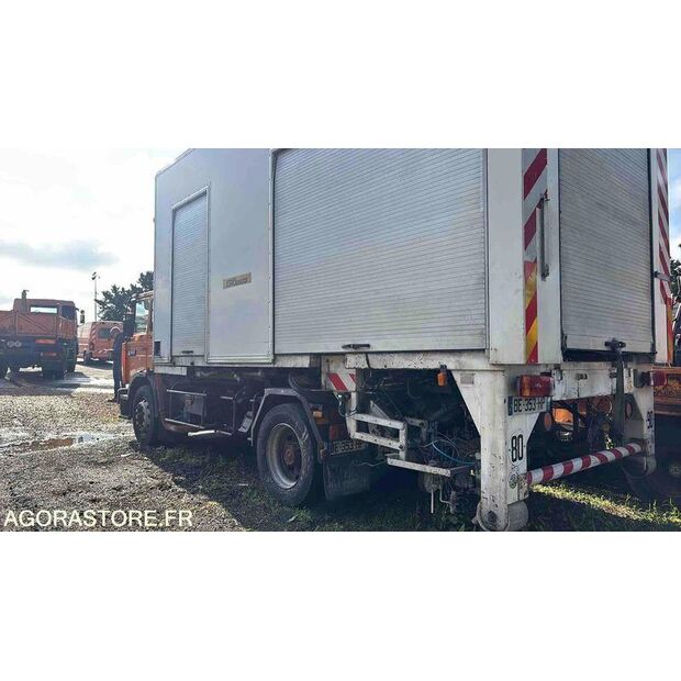 1996 رينو M180-47887396