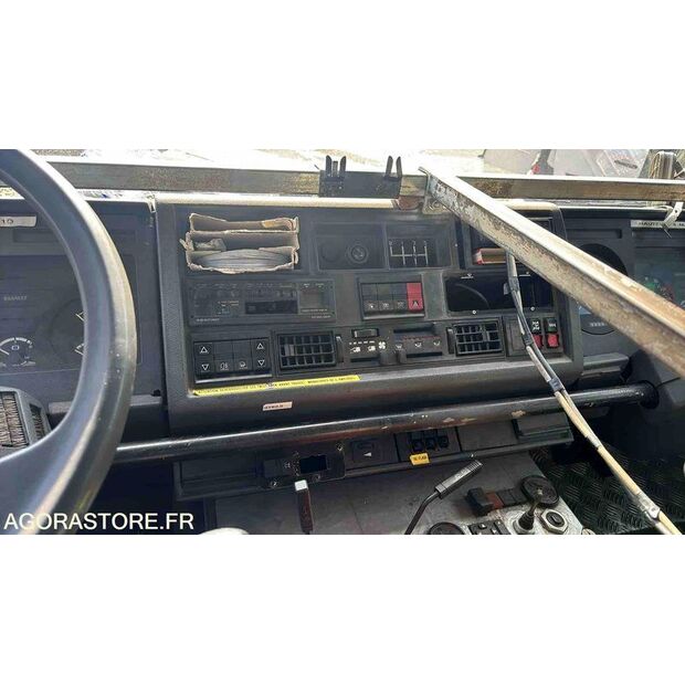 1996 رينو M180-47887405