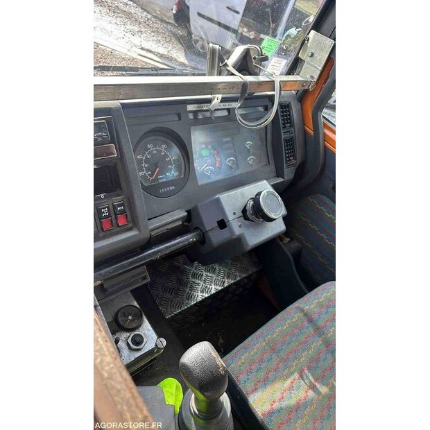 1996 رينو M180-47887409
