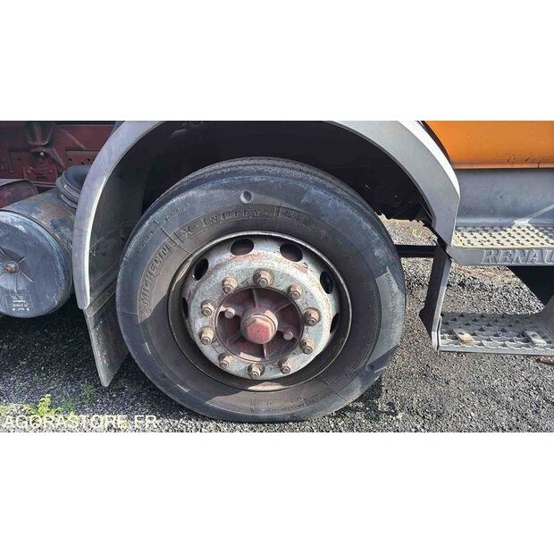 1996 رينو M180-47887412