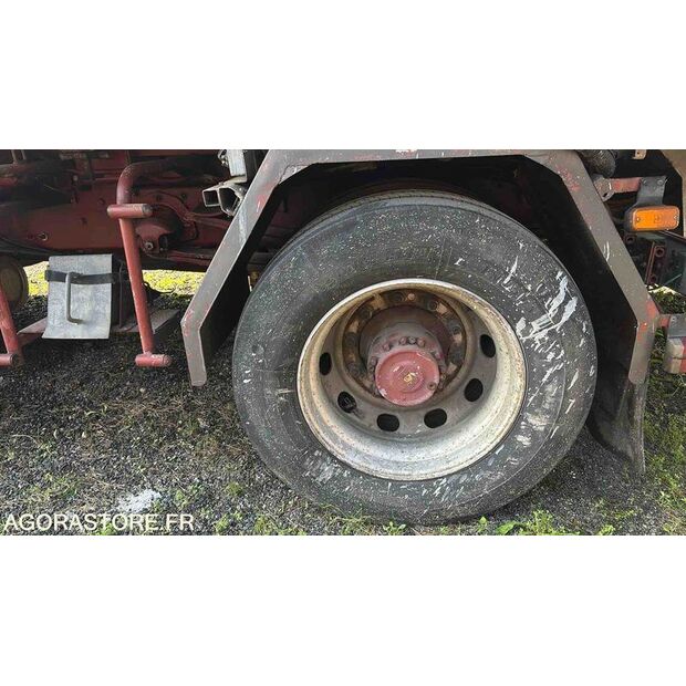 1996 رينو M180-47887415