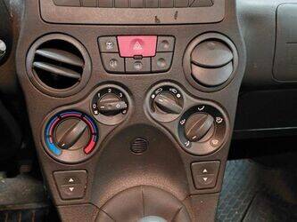 2012-fiat-panda-1463534-47887564