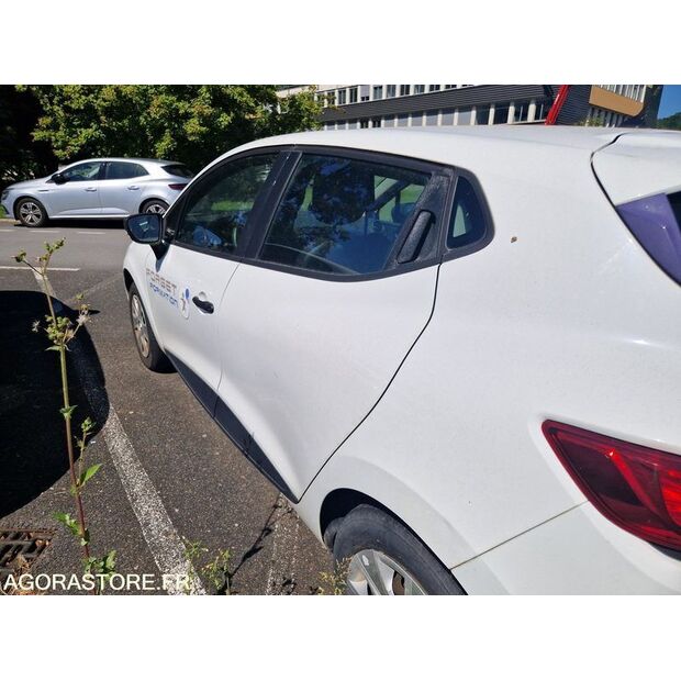 2016 Renault Clio-47887624
