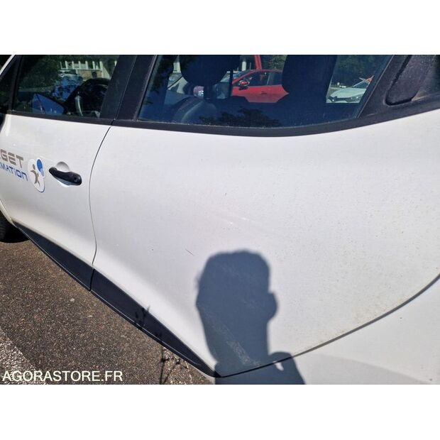2016 Renault Clio-47887625