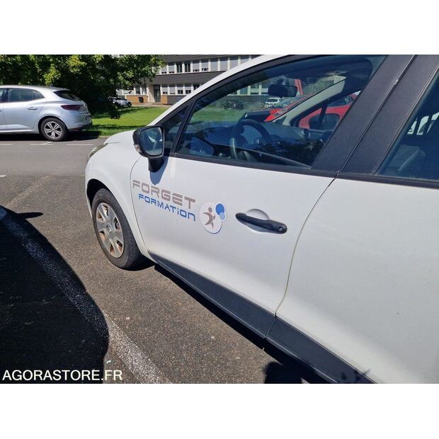 2016 Renault Clio-47887626