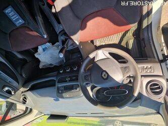2016-renault-clio-1463536-47887629