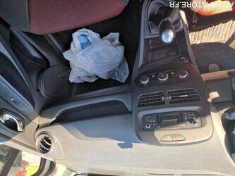 2016-renault-clio-1463536-47887631
