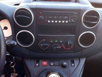 2010-peugeot-partner-1463541-47887811