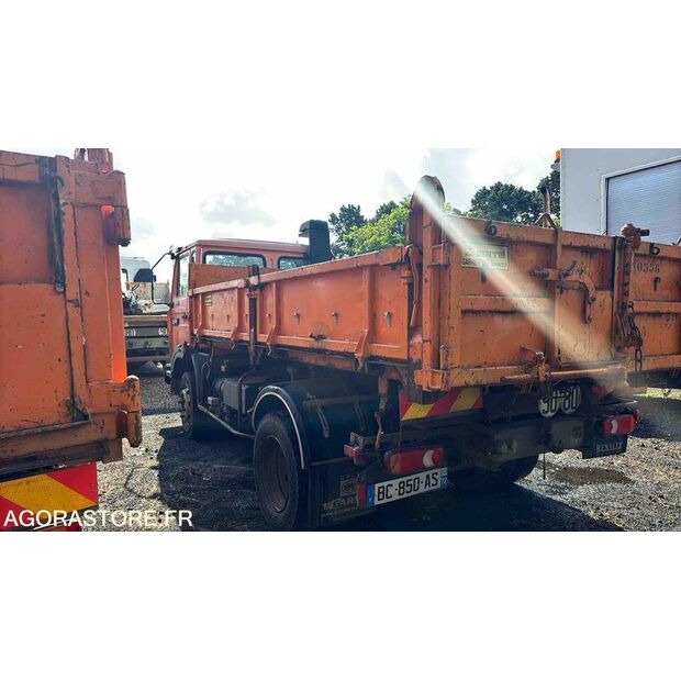 2000 Renault M150-47887944