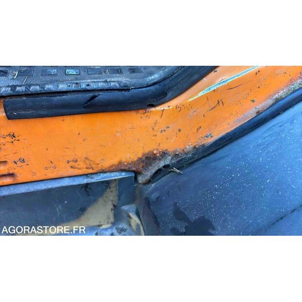 2000 Renault M150-47887954