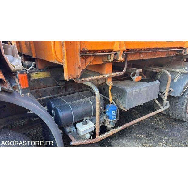 2000 Renault M150-47887958
