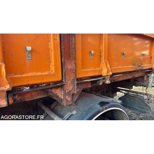 2000 Renault M150-47887959