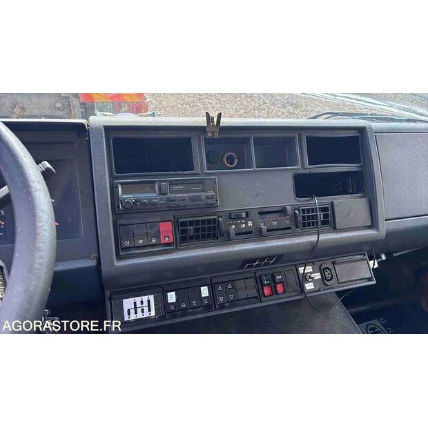 2000 Renault M150-47887962