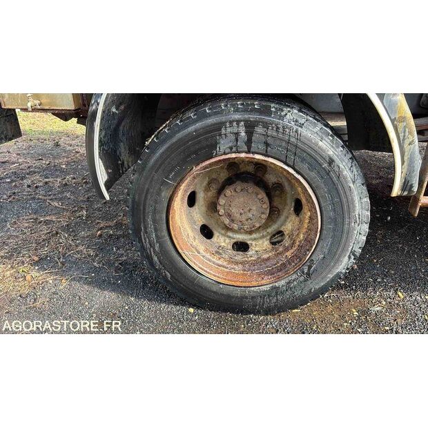 2000 Renault M150-47887972