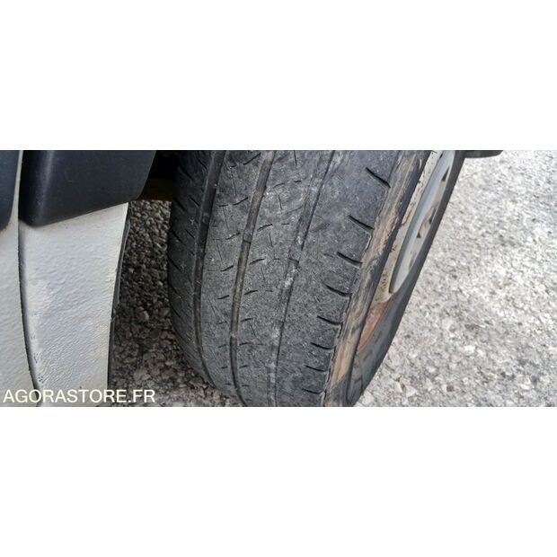 2005 Renault Master-47888540