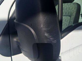 2010-renault-master-1463566-47888605