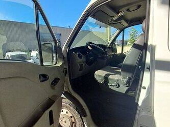 2010-renault-master-1463566-47888607