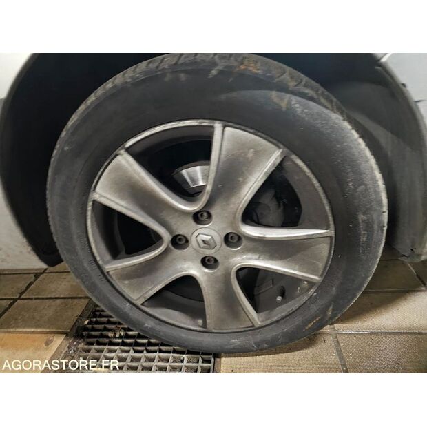 2014 رينو Clio-47888791