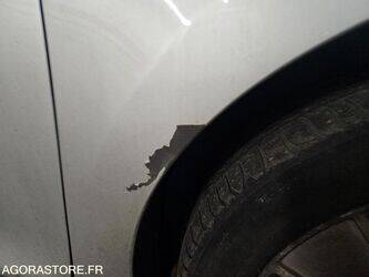 2014-renault-clio-1463570-47888792