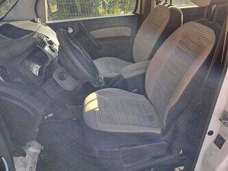 2011-renault-kangoo-1463583-47889108