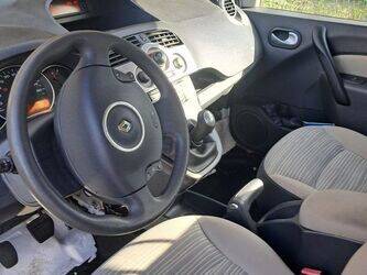2011-renault-kangoo-1463583-47889109