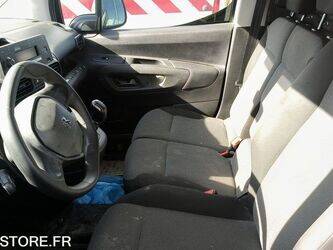 2019-peugeot-partner-1463588-47889279