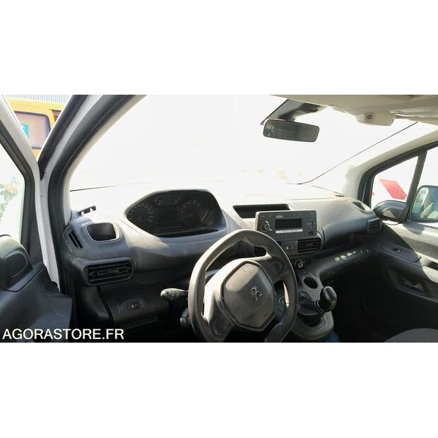 2019 Peugeot PARTNER-47889281