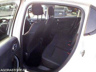 2018-peugeot-208-1463591-47889424