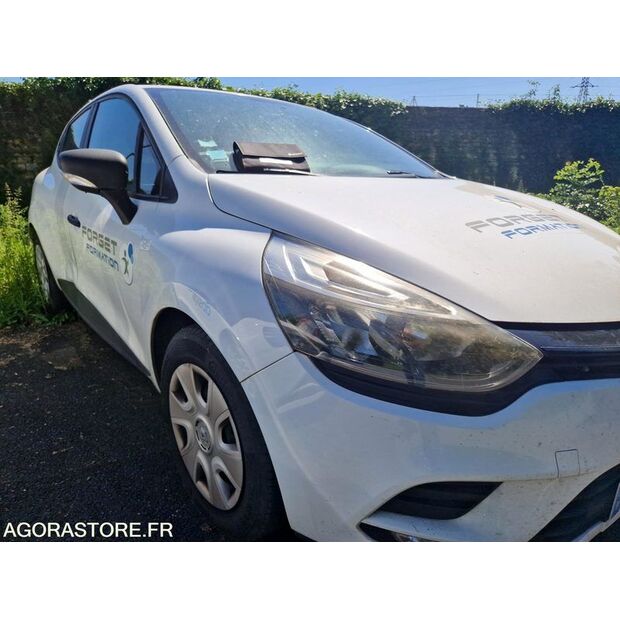 2017 Renault Clio-47889502