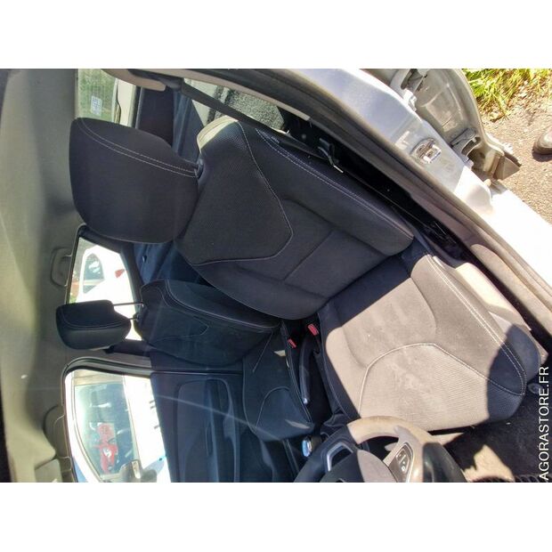 2017 Renault Clio-47889518