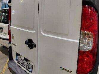 2009-fiat-doblo-1463595-47889566