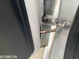 2012-peugeot-206-1463599-47889677