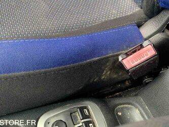2012-peugeot-206-1463599-47889678