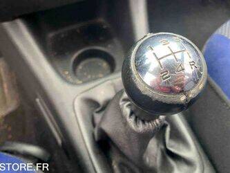 2012-peugeot-206-1463599-47889681